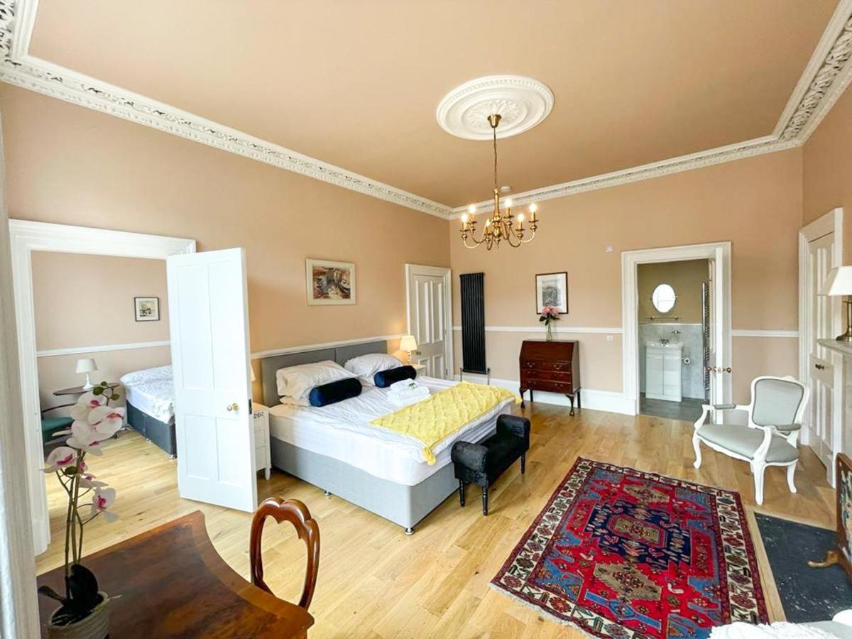 אדינבורו Remarkable 5Br Townhouse With Garden, Sleeps 12 מראה חיצוני תמונה