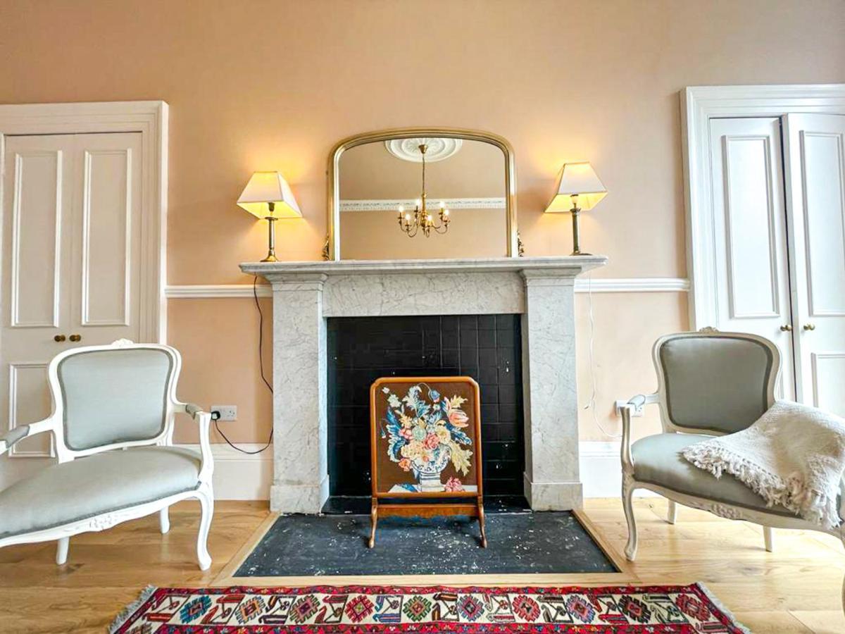 אדינבורו Remarkable 5Br Townhouse With Garden, Sleeps 12 מראה חיצוני תמונה
