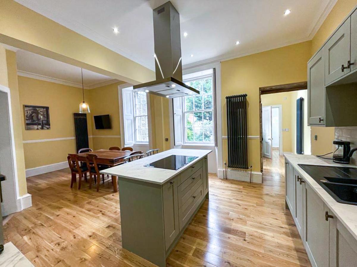 אדינבורו Remarkable 5Br Townhouse With Garden, Sleeps 12 מראה חיצוני תמונה